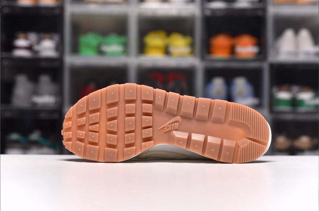 Sacai x VaporWaffle Sail Gum Shoes Sneakers